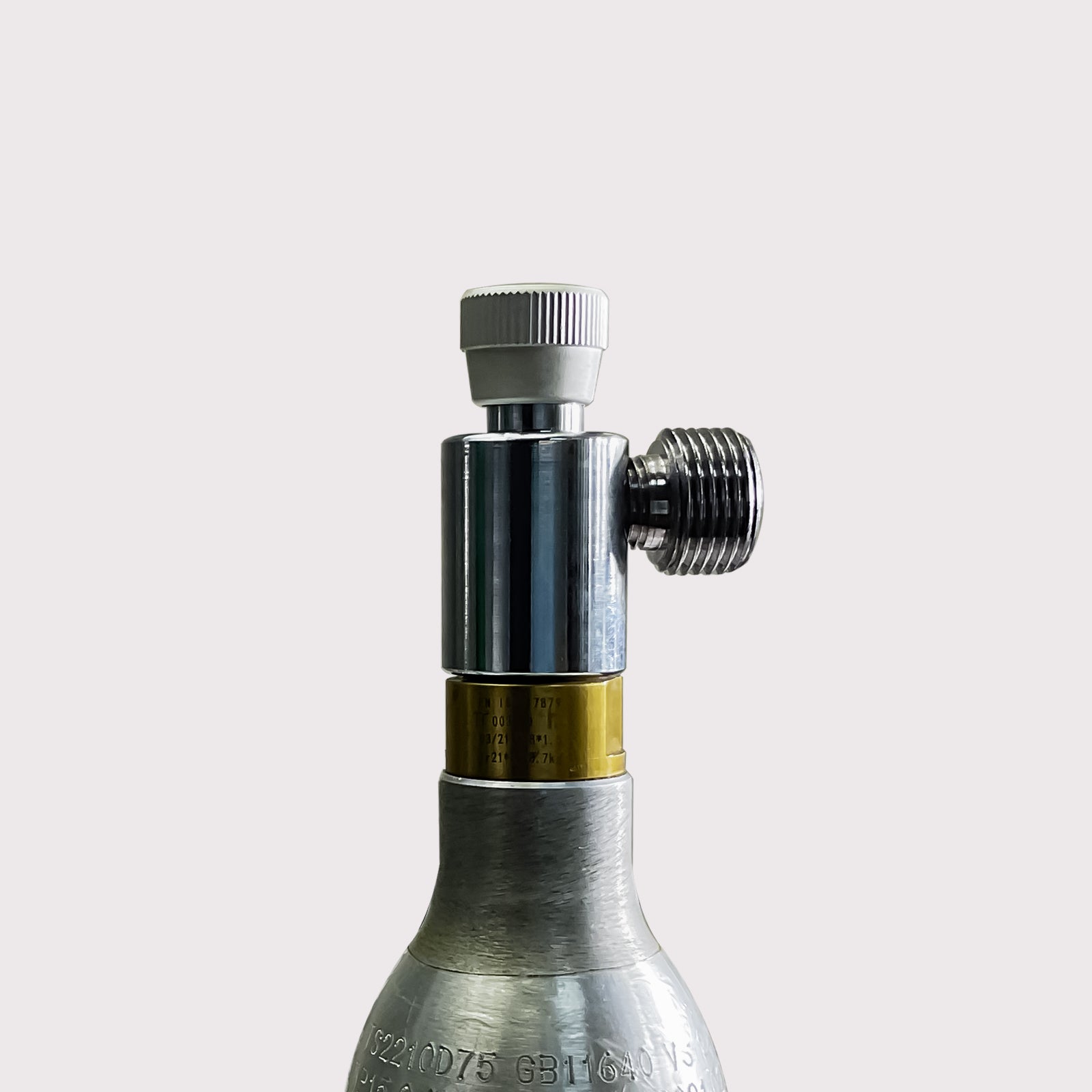 Tr21*4 Soda Cylinder Adapter for CO₂ Regulator W21.8 / CGA320 Compatible