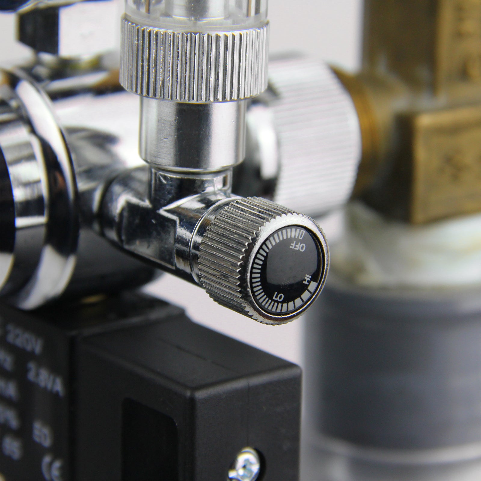 Dual Gauge Brass CO₂ Regulator with Solenoid Valve
