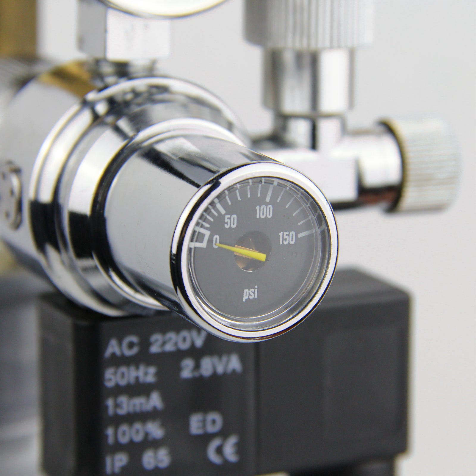Dual Gauge Brass CO₂ Regulator with Solenoid Valve
